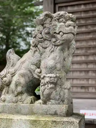 淺間神社（忍野八海）の狛犬