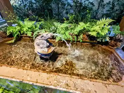 小野照崎神社の手水舎