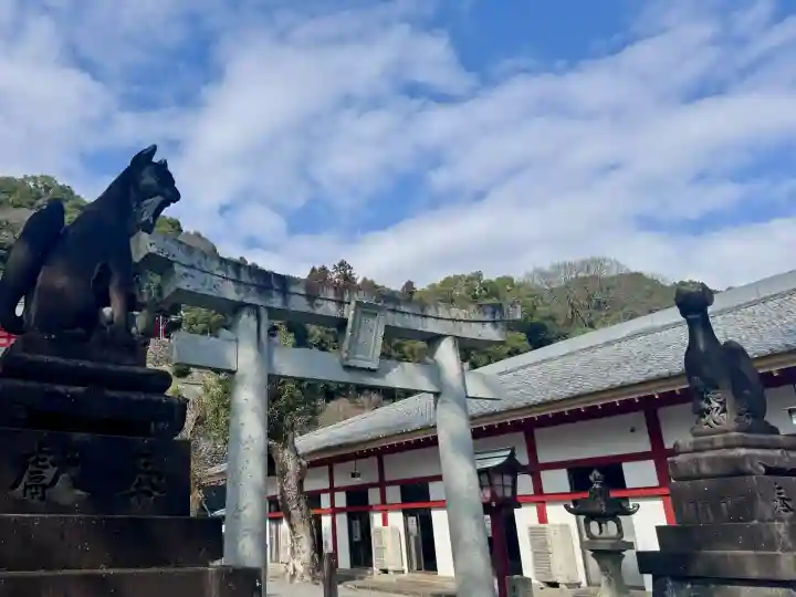 祐徳稲荷神社の{uncategorized: "未分類", other: "その他", undefined: "問題あり", building: "その他建物", grave: "お墓", sacred_gate: "鳥居", guardian: "狛犬", statue: "像", buddha: "仏像", history: "歴史", nature: "自然", garden: "庭園", animal: "動物", pagoda: "塔", temizu: "手水舎", mountain_gate: "山門・神門", sanctuary: "本殿・本堂", subordinate: "末社・摂社", art: "芸術", scenery: "景色", jizo: "地蔵", ema: "絵馬", goshuin: "御朱印", omikuji: "おみくじ", items: "授与品その他", amulet: "お守り", goshuincho: "御朱印帳", eats: "食事", festival: "お祭り", votive_dance: "神楽", shichigosan: "七五三参", wedding: "結婚式", experience: "体験その他", initially: "初詣", around: "周辺", anti_infection: "感染症対策"}