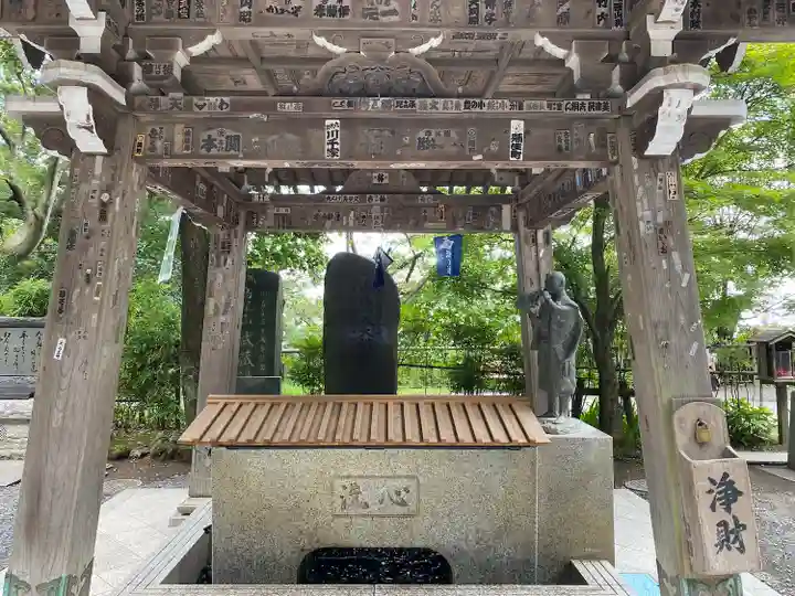 高尾山薬王院の手水舎