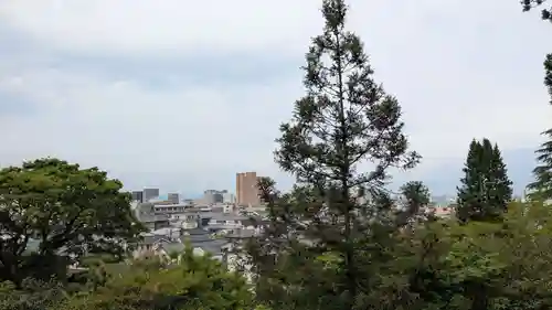 八幡朝見神社の景色
