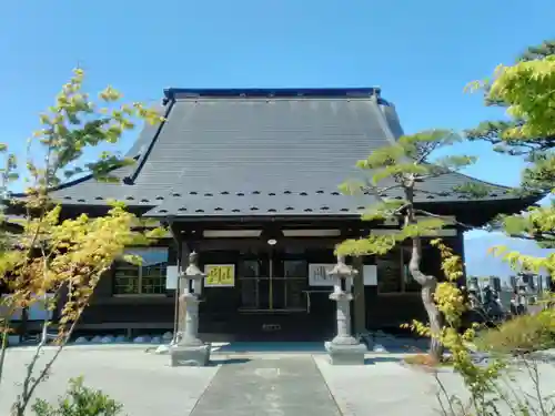 泉應寺の本殿・本堂