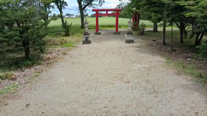 第八部落稲荷神社の庭園
