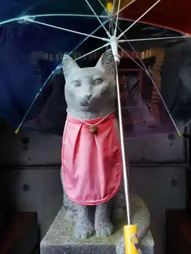 美喜井稲荷の像