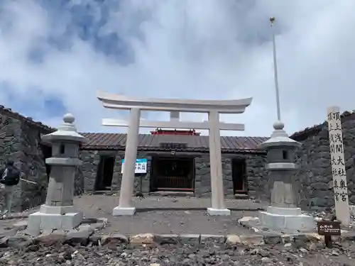 富士山頂上浅間大社奥宮の本殿・本堂