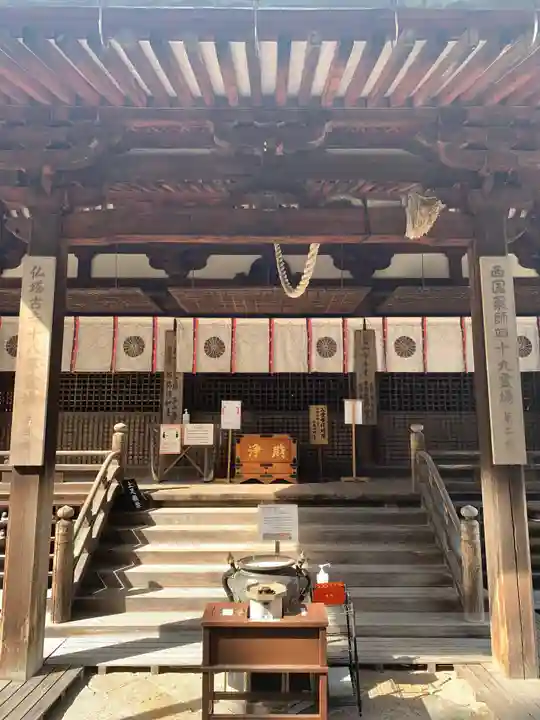 霊山寺の本殿・本堂