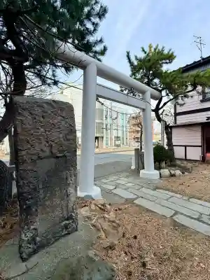 海神社の{uncategorized: "未分類", other: "その他", undefined: "問題あり", building: "その他建物", grave: "お墓", sacred_gate: "鳥居", guardian: "狛犬", statue: "像", buddha: "仏像", history: "歴史", nature: "自然", garden: "庭園", animal: "動物", pagoda: "塔", temizu: "手水舎", mountain_gate: "山門・神門", sanctuary: "本殿・本堂", subordinate: "末社・摂社", art: "芸術", scenery: "景色", jizo: "地蔵", ema: "絵馬", goshuin: "御朱印", omikuji: "おみくじ", items: "授与品その他", amulet: "お守り", goshuincho: "御朱印帳", eats: "食事", festival: "お祭り", votive_dance: "神楽", shichigosan: "七五三参", wedding: "結婚式", experience: "体験その他", initially: "初詣", around: "周辺", anti_infection: "感染症対策"}