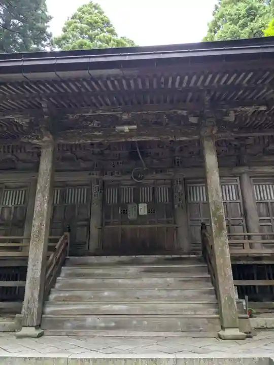 横蔵寺の本殿・本堂