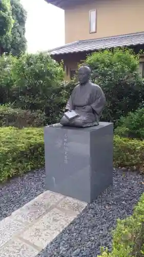 松陰神社の像