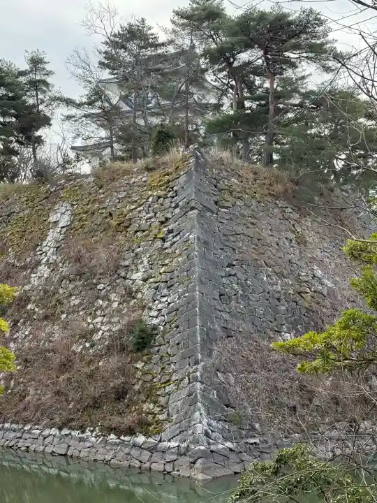 朝日稲荷大社の{uncategorized: "未分類", other: "その他", undefined: "問題あり", building: "その他建物", grave: "お墓", sacred_gate: "鳥居", guardian: "狛犬", statue: "像", buddha: "仏像", history: "歴史", nature: "自然", garden: "庭園", animal: "動物", pagoda: "塔", temizu: "手水舎", mountain_gate: "山門・神門", sanctuary: "本殿・本堂", subordinate: "末社・摂社", art: "芸術", scenery: "景色", jizo: "地蔵", ema: "絵馬", goshuin: "御朱印", omikuji: "おみくじ", items: "授与品その他", amulet: "お守り", goshuincho: "御朱印帳", eats: "食事", festival: "お祭り", votive_dance: "神楽", shichigosan: "七五三参", wedding: "結婚式", experience: "体験その他", initially: "初詣", around: "周辺", anti_infection: "感染症対策"}