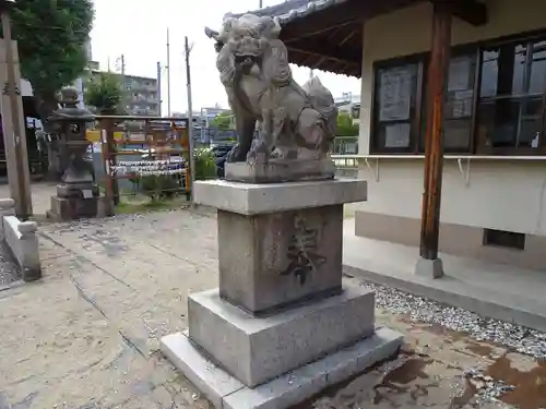 鼻川神社の狛犬