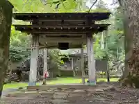 戒長寺の{uncategorized: "未分類", other: "その他", undefined: "問題あり", building: "その他建物", grave: "お墓", sacred_gate: "鳥居", guardian: "狛犬", statue: "像", buddha: "仏像", history: "歴史", nature: "自然", garden: "庭園", animal: "動物", pagoda: "塔", temizu: "手水舎", mountain_gate: "山門・神門", sanctuary: "本殿・本堂", subordinate: "末社・摂社", art: "芸術", scenery: "景色", jizo: "地蔵", ema: "絵馬", goshuin: "御朱印", omikuji: "おみくじ", items: "授与品その他", amulet: "お守り", goshuincho: "御朱印帳", eats: "食事", festival: "お祭り", votive_dance: "神楽", shichigosan: "七五三参", wedding: "結婚式", experience: "体験その他", initially: "初詣", around: "周辺", anti_infection: "感染症対策"}