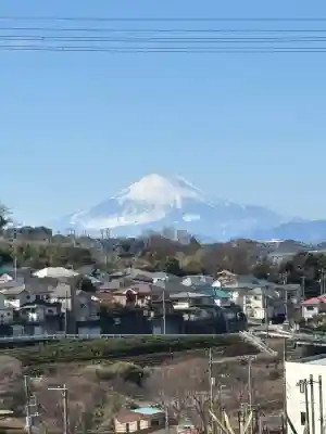 思金神社の{uncategorized: "未分類", other: "その他", undefined: "問題あり", building: "その他建物", grave: "お墓", sacred_gate: "鳥居", guardian: "狛犬", statue: "像", buddha: "仏像", history: "歴史", nature: "自然", garden: "庭園", animal: "動物", pagoda: "塔", temizu: "手水舎", mountain_gate: "山門・神門", sanctuary: "本殿・本堂", subordinate: "末社・摂社", art: "芸術", scenery: "景色", jizo: "地蔵", ema: "絵馬", goshuin: "御朱印", omikuji: "おみくじ", items: "授与品その他", amulet: "お守り", goshuincho: "御朱印帳", eats: "食事", festival: "お祭り", votive_dance: "神楽", shichigosan: "七五三参", wedding: "結婚式", experience: "体験その他", initially: "初詣", around: "周辺", anti_infection: "感染症対策"}