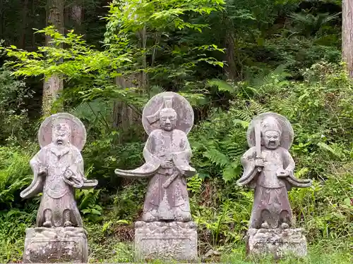 山田神社の仏像