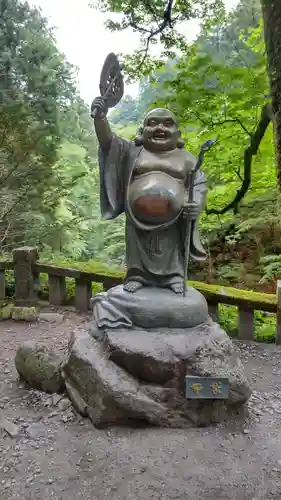 榛名神社の像