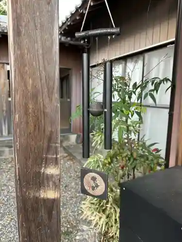 毘沙門堂の{uncategorized: "未分類", other: "その他", undefined: "問題あり", building: "その他建物", grave: "お墓", sacred_gate: "鳥居", guardian: "狛犬", statue: "像", buddha: "仏像", history: "歴史", nature: "自然", garden: "庭園", animal: "動物", pagoda: "塔", temizu: "手水舎", mountain_gate: "山門・神門", sanctuary: "本殿・本堂", subordinate: "末社・摂社", art: "芸術", scenery: "景色", jizo: "地蔵", ema: "絵馬", goshuin: "御朱印", omikuji: "おみくじ", items: "授与品その他", amulet: "お守り", goshuincho: "御朱印帳", eats: "食事", festival: "お祭り", votive_dance: "神楽", shichigosan: "七五三参", wedding: "結婚式", experience: "体験その他", initially: "初詣", around: "周辺", anti_infection: "感染症対策"}