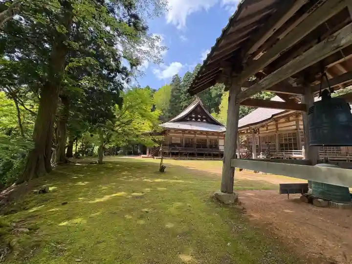光明寺の{uncategorized: "未分類", other: "その他", undefined: "問題あり", building: "その他建物", grave: "お墓", sacred_gate: "鳥居", guardian: "狛犬", statue: "像", buddha: "仏像", history: "歴史", nature: "自然", garden: "庭園", animal: "動物", pagoda: "塔", temizu: "手水舎", mountain_gate: "山門・神門", sanctuary: "本殿・本堂", subordinate: "末社・摂社", art: "芸術", scenery: "景色", jizo: "地蔵", ema: "絵馬", goshuin: "御朱印", omikuji: "おみくじ", items: "授与品その他", amulet: "お守り", goshuincho: "御朱印帳", eats: "食事", festival: "お祭り", votive_dance: "神楽", shichigosan: "七五三参", wedding: "結婚式", experience: "体験その他", initially: "初詣", around: "周辺", anti_infection: "感染症対策"}