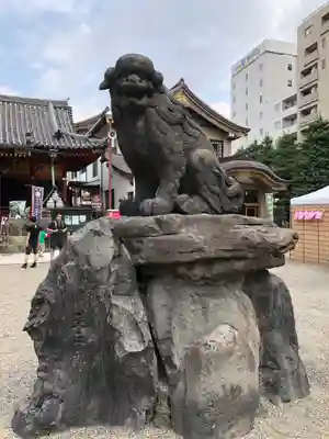 浅草神社の狛犬