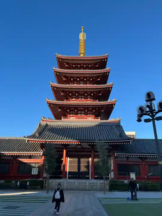 浅草寺の{uncategorized: "未分類", other: "その他", undefined: "問題あり", building: "その他建物", grave: "お墓", sacred_gate: "鳥居", guardian: "狛犬", statue: "像", buddha: "仏像", history: "歴史", nature: "自然", garden: "庭園", animal: "動物", pagoda: "塔", temizu: "手水舎", mountain_gate: "山門・神門", sanctuary: "本殿・本堂", subordinate: "末社・摂社", art: "芸術", scenery: "景色", jizo: "地蔵", ema: "絵馬", goshuin: "御朱印", omikuji: "おみくじ", items: "授与品その他", amulet: "お守り", goshuincho: "御朱印帳", eats: "食事", festival: "お祭り", votive_dance: "神楽", shichigosan: "七五三参", wedding: "結婚式", experience: "体験その他", initially: "初詣", around: "周辺", anti_infection: "感染症対策"}