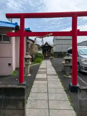 稲荷神社(根岸町)の{uncategorized: "未分類", other: "その他", undefined: "問題あり", building: "その他建物", grave: "お墓", sacred_gate: "鳥居", guardian: "狛犬", statue: "像", buddha: "仏像", history: "歴史", nature: "自然", garden: "庭園", animal: "動物", pagoda: "塔", temizu: "手水舎", mountain_gate: "山門・神門", sanctuary: "本殿・本堂", subordinate: "末社・摂社", art: "芸術", scenery: "景色", jizo: "地蔵", ema: "絵馬", goshuin: "御朱印", omikuji: "おみくじ", items: "授与品その他", amulet: "お守り", goshuincho: "御朱印帳", eats: "食事", festival: "お祭り", votive_dance: "神楽", shichigosan: "七五三参", wedding: "結婚式", experience: "体験その他", initially: "初詣", around: "周辺", anti_infection: "感染症対策"}