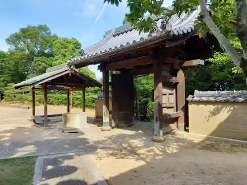 勝福寺の山門・神門