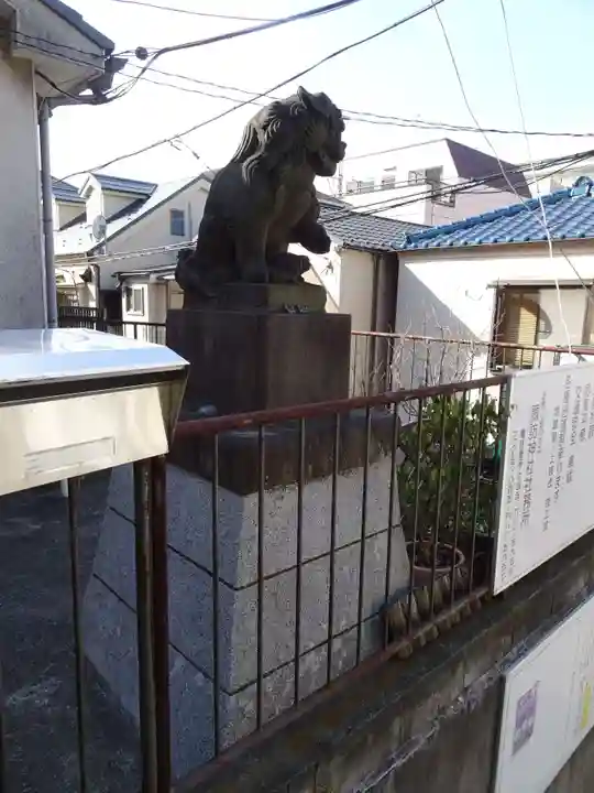 石川町諏訪神社の狛犬