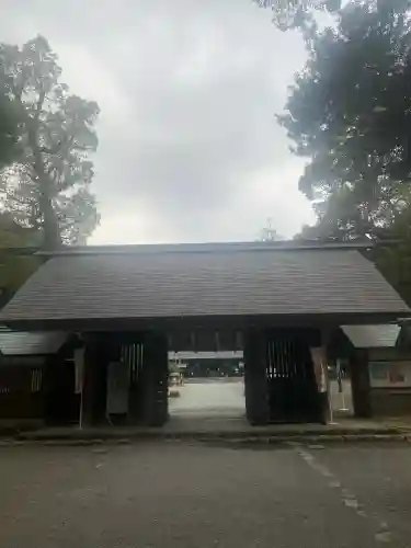 伊曽乃神社の{uncategorized: "未分類", other: "その他", undefined: "問題あり", building: "その他建物", grave: "お墓", sacred_gate: "鳥居", guardian: "狛犬", statue: "像", buddha: "仏像", history: "歴史", nature: "自然", garden: "庭園", animal: "動物", pagoda: "塔", temizu: "手水舎", mountain_gate: "山門・神門", sanctuary: "本殿・本堂", subordinate: "末社・摂社", art: "芸術", scenery: "景色", jizo: "地蔵", ema: "絵馬", goshuin: "御朱印", omikuji: "おみくじ", items: "授与品その他", amulet: "お守り", goshuincho: "御朱印帳", eats: "食事", festival: "お祭り", votive_dance: "神楽", shichigosan: "七五三参", wedding: "結婚式", experience: "体験その他", initially: "初詣", around: "周辺", anti_infection: "感染症対策"}