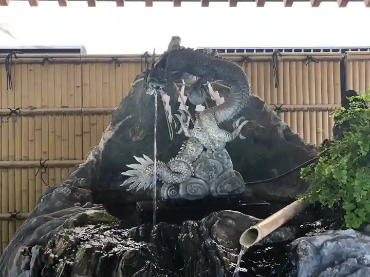 馬橋稲荷神社の手水舎