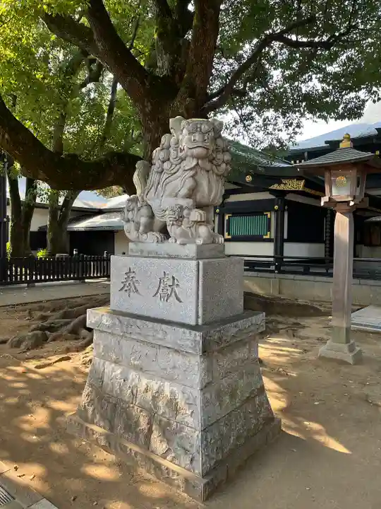 穴八幡宮の狛犬