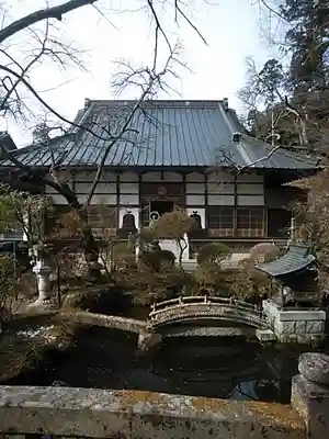 岩角山 岩角寺の本殿・本堂