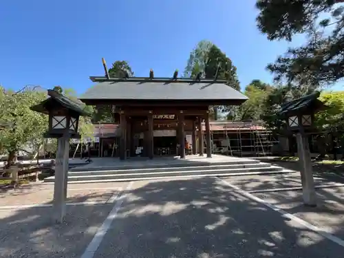 射水神社の本殿