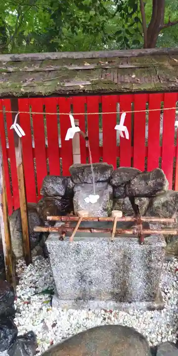 河合神社(鴨川合坐小社宅神社)の手水舎