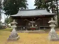 諏訪神社の{uncategorized: "未分類", other: "その他", undefined: "問題あり", building: "その他建物", grave: "お墓", sacred_gate: "鳥居", guardian: "狛犬", statue: "像", buddha: "仏像", history: "歴史", nature: "自然", garden: "庭園", animal: "動物", pagoda: "塔", temizu: "手水舎", mountain_gate: "山門・神門", sanctuary: "本殿・本堂", subordinate: "末社・摂社", art: "芸術", scenery: "景色", jizo: "地蔵", ema: "絵馬", goshuin: "御朱印", omikuji: "おみくじ", items: "授与品その他", amulet: "お守り", goshuincho: "御朱印帳", eats: "食事", festival: "お祭り", votive_dance: "神楽", shichigosan: "七五三参", wedding: "結婚式", experience: "体験その他", initially: "初詣", around: "周辺", anti_infection: "感染症対策"}