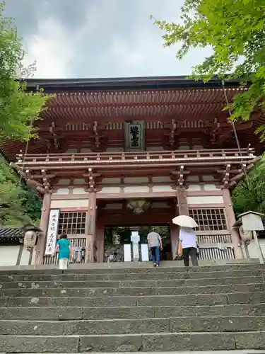 鞍馬寺の山門