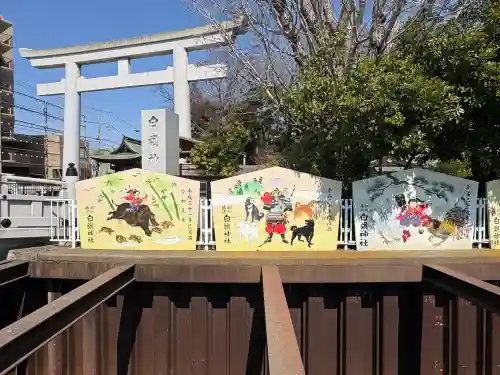 白旗神社の{uncategorized: "未分類", other: "その他", undefined: "問題あり", building: "その他建物", grave: "お墓", sacred_gate: "鳥居", guardian: "狛犬", statue: "像", buddha: "仏像", history: "歴史", nature: "自然", garden: "庭園", animal: "動物", pagoda: "塔", temizu: "手水舎", mountain_gate: "山門・神門", sanctuary: "本殿・本堂", subordinate: "末社・摂社", art: "芸術", scenery: "景色", jizo: "地蔵", ema: "絵馬", goshuin: "御朱印", omikuji: "おみくじ", items: "授与品その他", amulet: "お守り", goshuincho: "御朱印帳", eats: "食事", festival: "お祭り", votive_dance: "神楽", shichigosan: "七五三参", wedding: "結婚式", experience: "体験その他", initially: "初詣", around: "周辺", anti_infection: "感染症対策"}