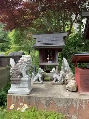 納八幡神社の建物その他