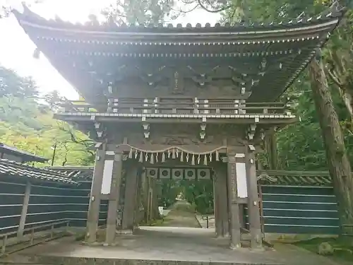 那谷寺の山門