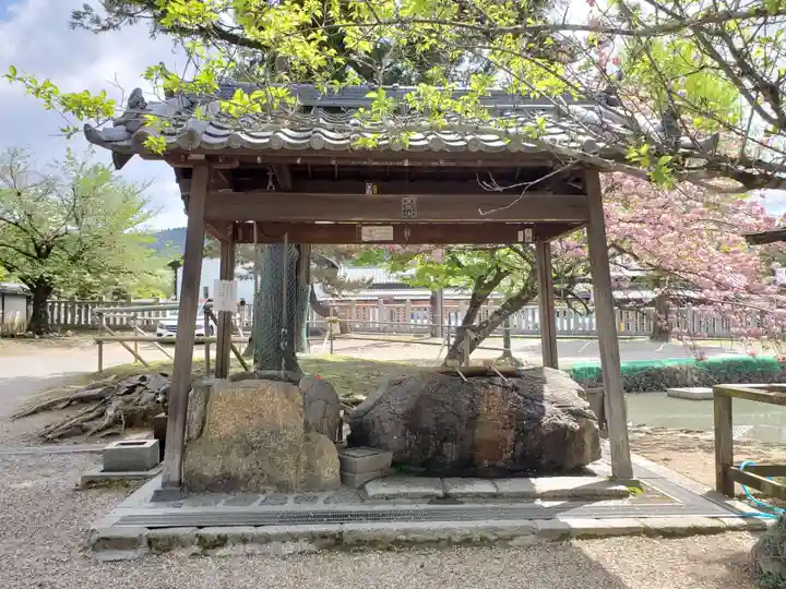 氷室神社の手水舎