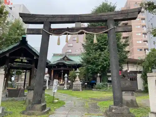 千束稲荷神社の鳥居