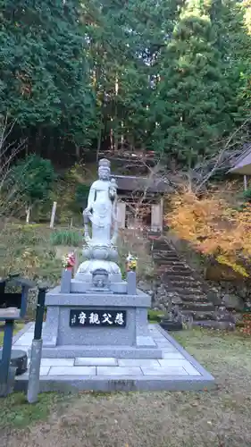 観音寺の像