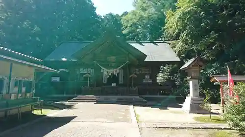 神明社の本殿