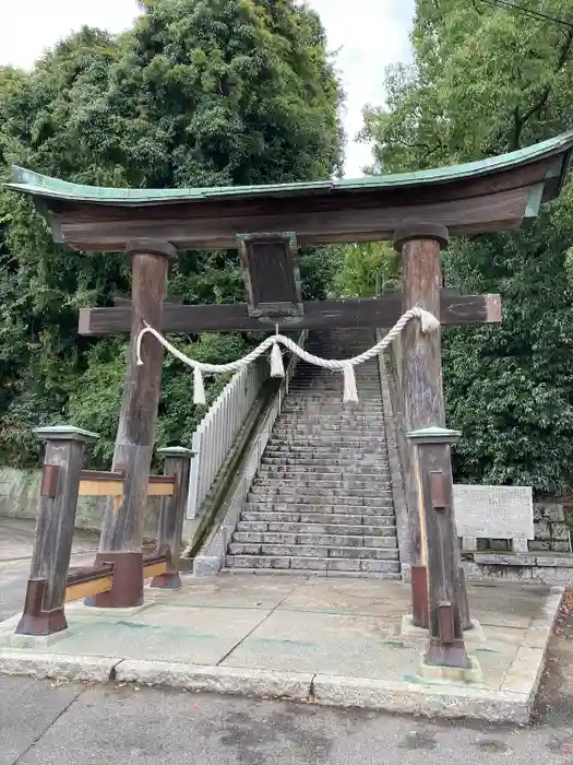 初﨑神社の鳥居