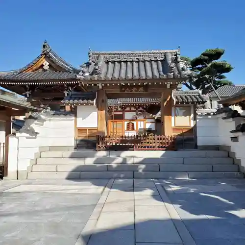 宝泉寺の山門