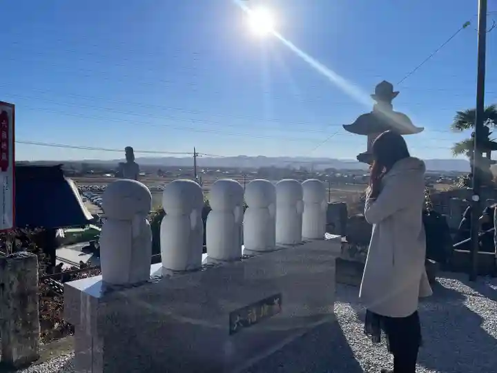 埼玉厄除け開運大師・龍泉寺(切り絵御朱印発祥の寺)の地蔵