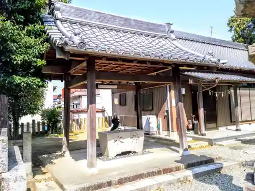 白山社（尾崎白山社）の手水舎