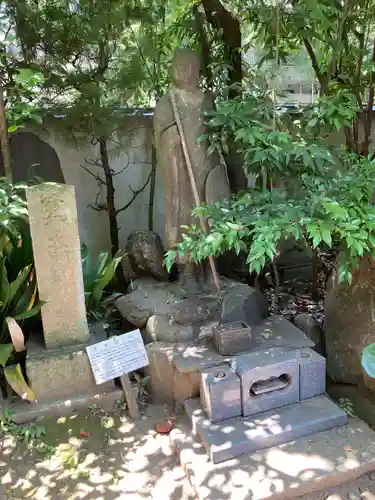 品川寺の像