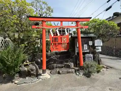 南都鏡神社の{uncategorized: "未分類", other: "その他", undefined: "問題あり", building: "その他建物", grave: "お墓", sacred_gate: "鳥居", guardian: "狛犬", statue: "像", buddha: "仏像", history: "歴史", nature: "自然", garden: "庭園", animal: "動物", pagoda: "塔", temizu: "手水舎", mountain_gate: "山門・神門", sanctuary: "本殿・本堂", subordinate: "末社・摂社", art: "芸術", scenery: "景色", jizo: "地蔵", ema: "絵馬", goshuin: "御朱印", omikuji: "おみくじ", items: "授与品その他", amulet: "お守り", goshuincho: "御朱印帳", eats: "食事", festival: "お祭り", votive_dance: "神楽", shichigosan: "七五三参", wedding: "結婚式", experience: "体験その他", initially: "初詣", around: "周辺", anti_infection: "感染症対策"}