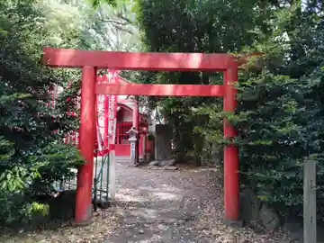 伊勢豊受稲荷神社の鳥居