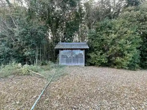 地蔵尊の{uncategorized: "未分類", other: "その他", undefined: "問題あり", building: "その他建物", grave: "お墓", sacred_gate: "鳥居", guardian: "狛犬", statue: "像", buddha: "仏像", history: "歴史", nature: "自然", garden: "庭園", animal: "動物", pagoda: "塔", temizu: "手水舎", mountain_gate: "山門・神門", sanctuary: "本殿・本堂", subordinate: "末社・摂社", art: "芸術", scenery: "景色", jizo: "地蔵", ema: "絵馬", goshuin: "御朱印", omikuji: "おみくじ", items: "授与品その他", amulet: "お守り", goshuincho: "御朱印帳", eats: "食事", festival: "お祭り", votive_dance: "神楽", shichigosan: "七五三参", wedding: "結婚式", experience: "体験その他", initially: "初詣", around: "周辺", anti_infection: "感染症対策"}