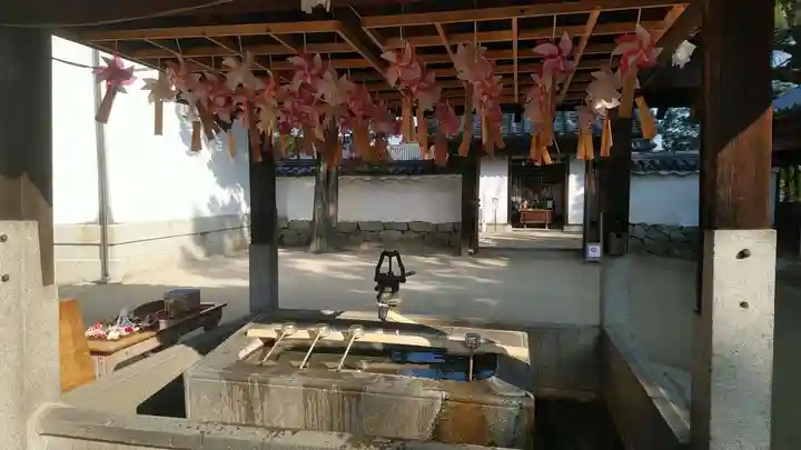 白鳥神社の手水舎